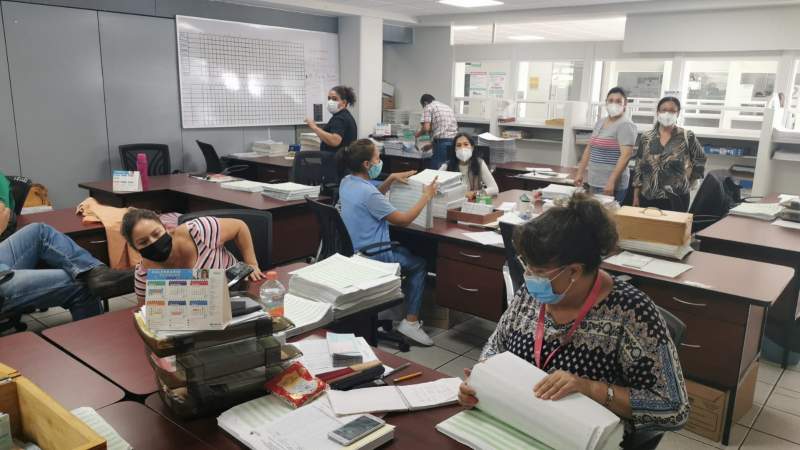Trabajadores estatales y federales de la educación reciben pago de la primera quincena de junio 