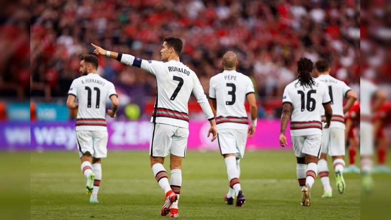 El equipo portugués anotó tres goles en los últimos 10 minutos del juego. Al '80 el marcador permanecía 0 a 0. 