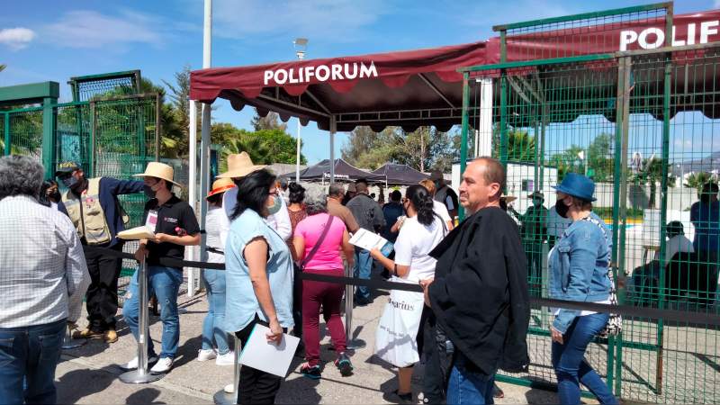 Morelianos molestos ante la falta de módulos de vacunación