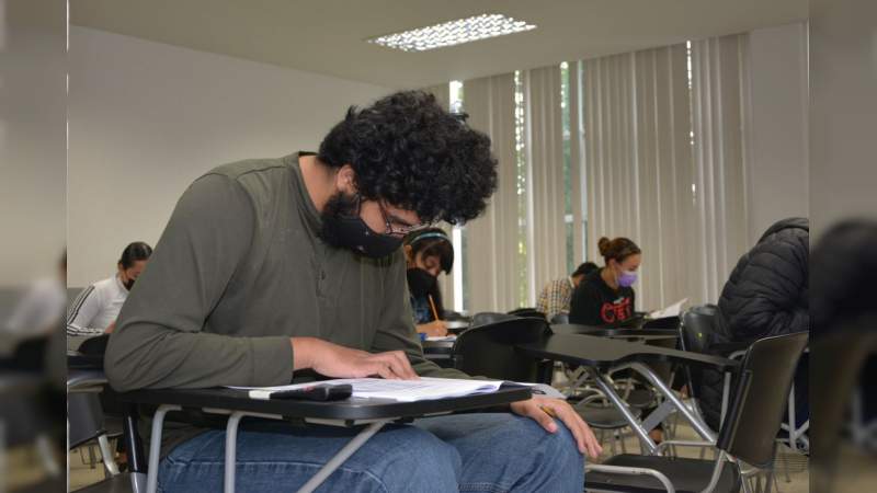 Con transparencia y seguridad UMSNH aplica exámenes de admisión: Rector