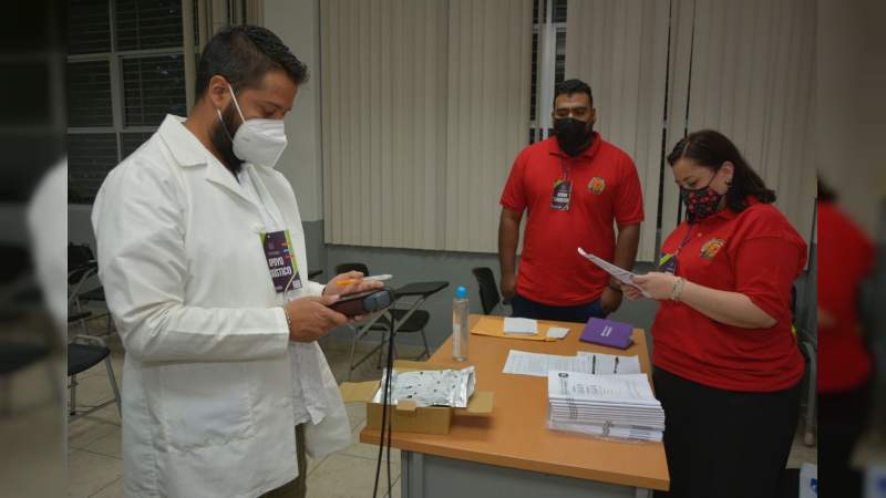 Con transparencia y seguridad UMSNH aplica exámenes de admisión: Rector