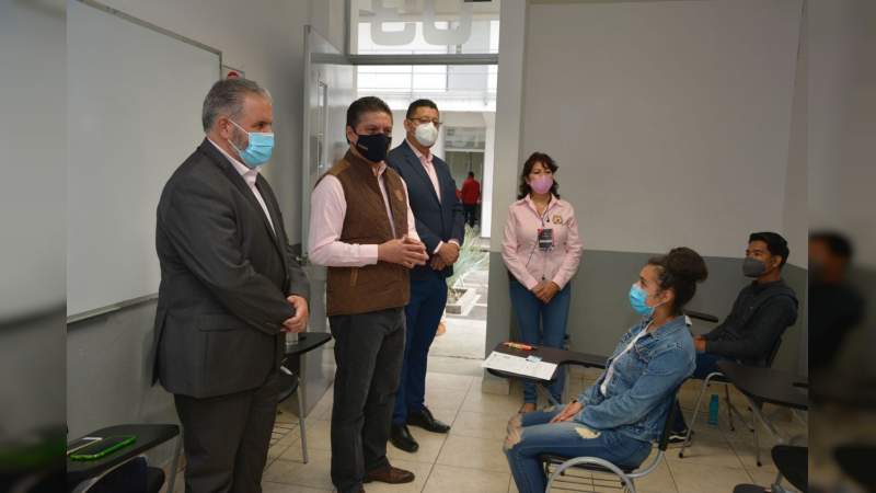Con transparencia y seguridad UMSNH aplica exámenes de admisión: Rector