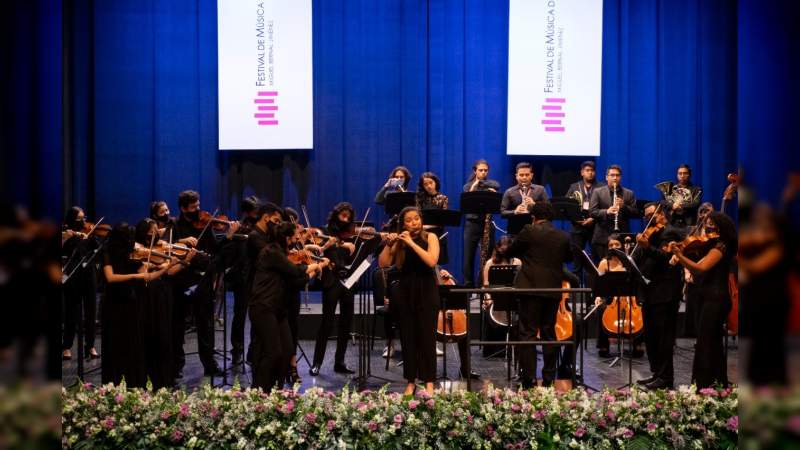 Noche llena de talento, juventud y amor a la cultura, en Pre Festival de Verano con Sinfonietta