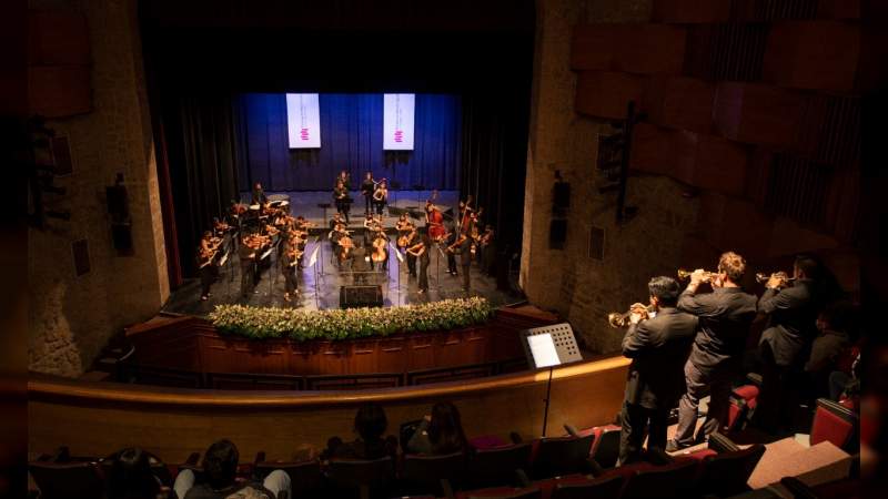 Noche llena de talento, juventud y amor a la cultura, en Pre Festival de Verano con Sinfonietta