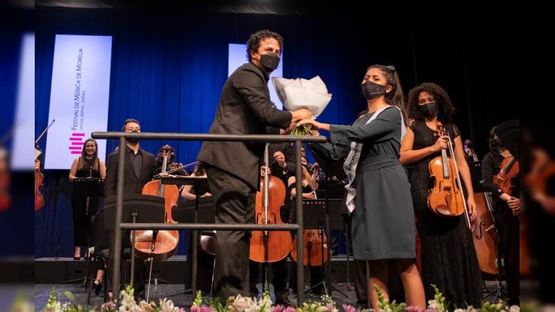 Noche llena de talento, juventud y amor a la cultura, en Pre Festival de Verano con Sinfonietta