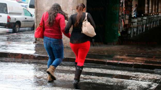 Pequeña lluvia sorprende a morelianos  
