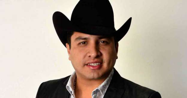 Julión Álvarez se defiende de ataques por comentarios sobre la mujer 