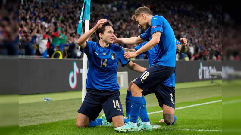 Italia, primer finalista de la Eurocopa