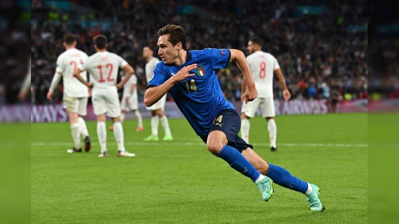 Italia, primer finalista de la Eurocopa