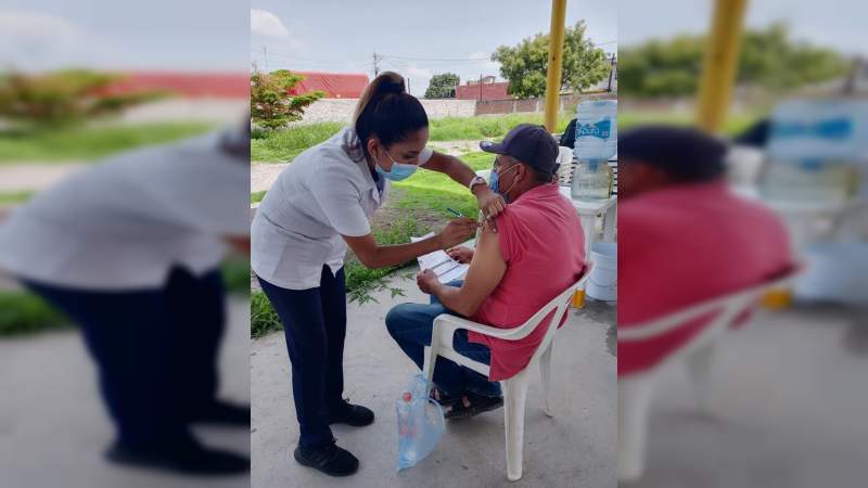 Inicia aplicación de vacuna contra COVID-19 entre personas de 30 a 49 años en Jurisdicción de Apatzingán