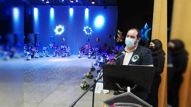 Reciben 20 niños y niñas certificado de egreso de la Estancia Infantil DIF Uruapan 