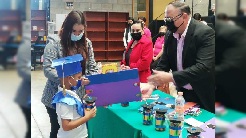 Reciben 20 niños y niñas certificado de egreso de la Estancia Infantil DIF Uruapan 