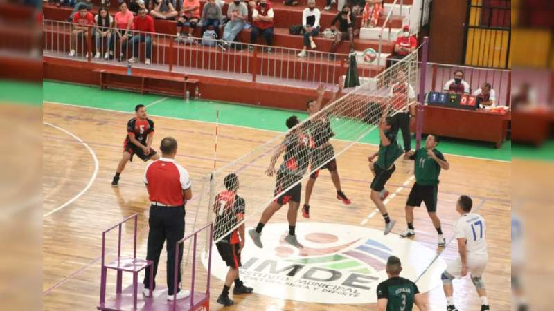 Concluye Festival Estatal Máster de Voleibol 2021; Uruapan AWIKEN y Huetamo, campeones absolutos 