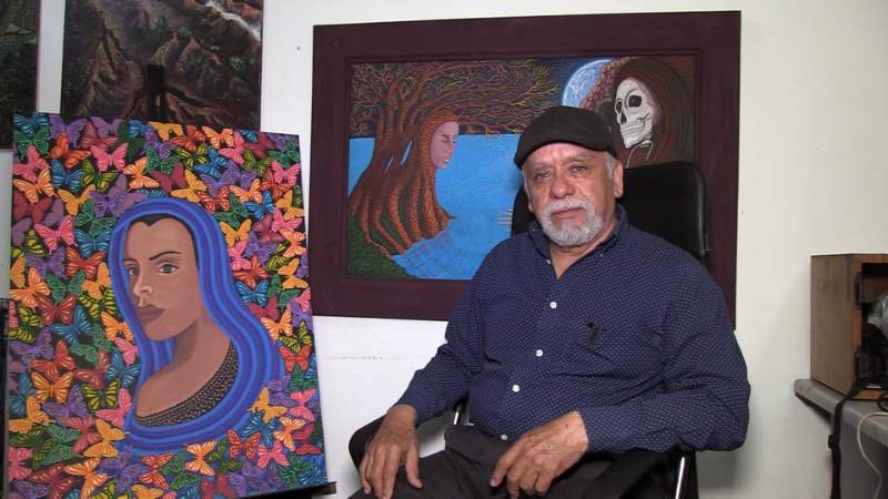 José Macías pintor que refleja las tradiciones michoacanas 