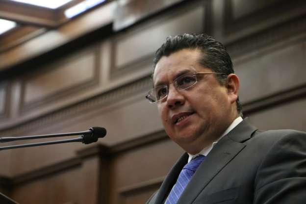 Eduardo García Chavira en apoyo con los mezcaleros michoacanos 