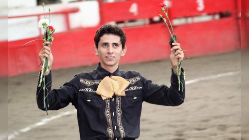 Buena faena del matador Emiliano Villafuerte; brillaron el Pato Ochoa, Santi Ochoa y Paco Vargas