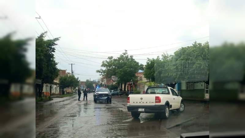 Atacan a balazos a un hombre a bordo de su camioneta en Jacona, Michoacán; esta grave 