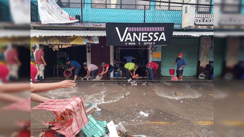  Fuerte lluvia ocasiona severas inundaciones en Nueva Italia, municipio de Múgica 