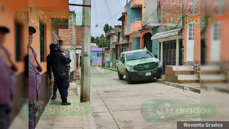 Persiguen a joven para darle muerte a balazos, en la col. Trasierra de Jacona; no está identificado 