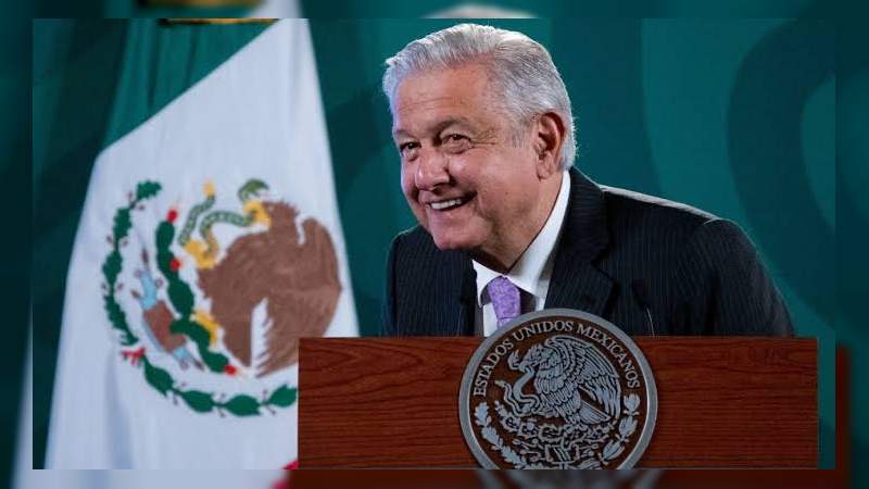 Se burla AMLO de Peña Nieto: "La consulta popular será en 15 días, no menos en 20" 