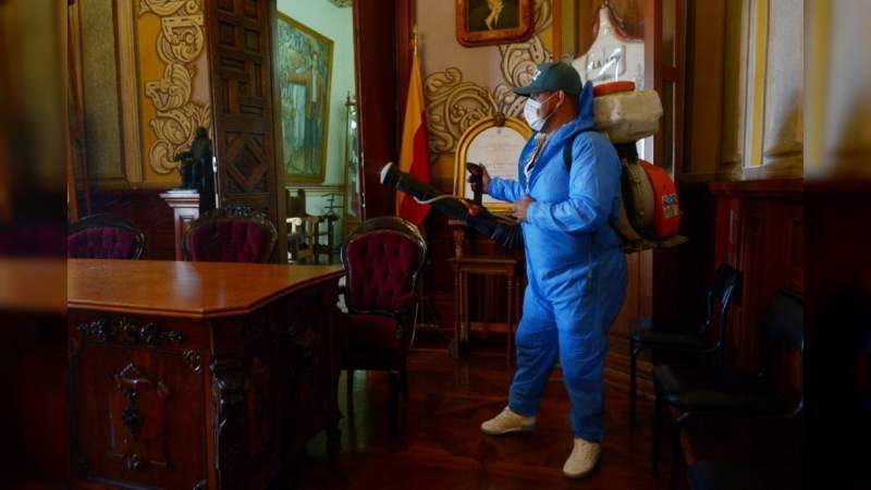 Sanitizan las instalaciones de Palacio Municipal de Morelia