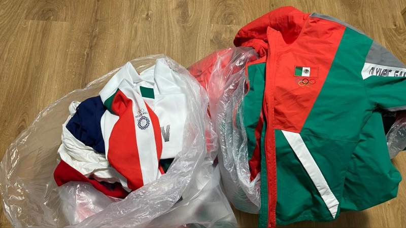 Jugadoras de Softbol dejan uniformes de México en la basura
