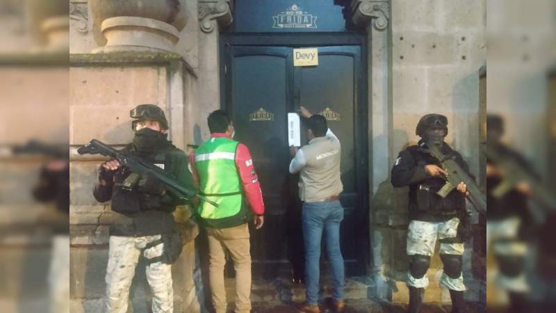 Suspenden 3 establecimientos por incumplir medidas contra COVID-19 en Morelia, Michoacán 