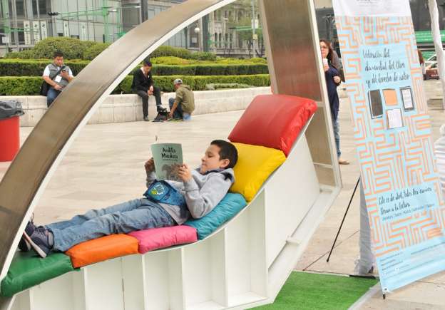 El libro, puente entre generaciones, pueblos y culturas: Tovar y de Teresa - Foto 0 