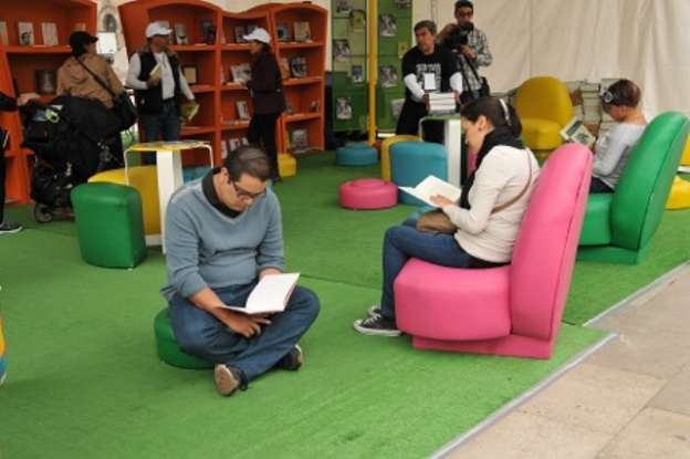 El libro, puente entre generaciones, pueblos y culturas: Tovar y de Teresa - Foto 1 