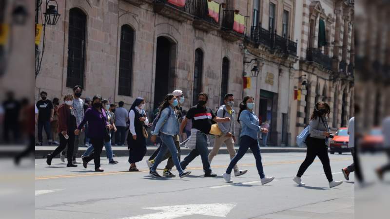 Morelia y Lázaro Cárdenas en bandera roja por demasiados contagios de COVID-19 