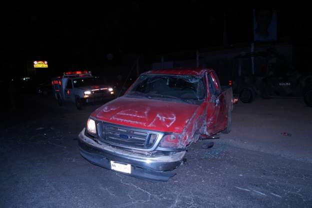 Dos heridos tras chocar contra caballo, en Lázaro Cárdenas, Michoacán - Foto 1 