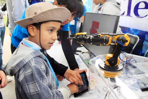 Cumple con su objetivo Tianguis de la Ciencia de la UMSNH - Foto 1 