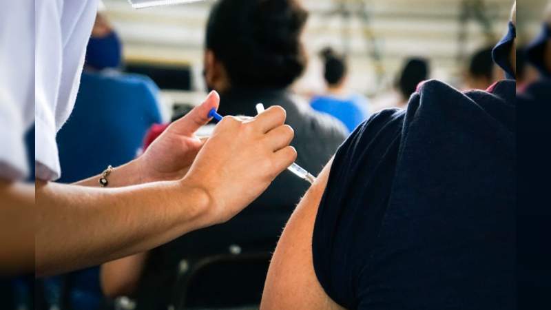 Constató Gobierno de Uruapan, vacunación de primera dosis contra Covid-19 en personas de 30 a 39 años 