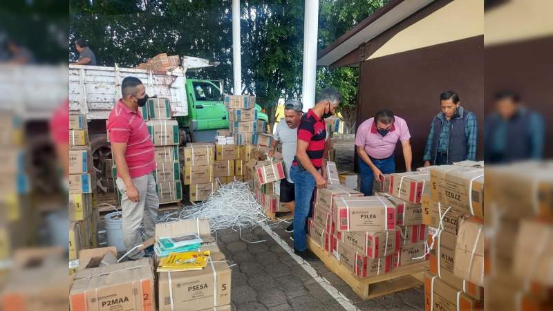 Benefician escuelas de Lázaro Cárdenas con insumos sanitarios