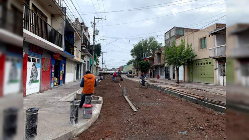 Avance al 65 por ciento en la construcción de la calle Ocampo, en Morelia, Michoacán 