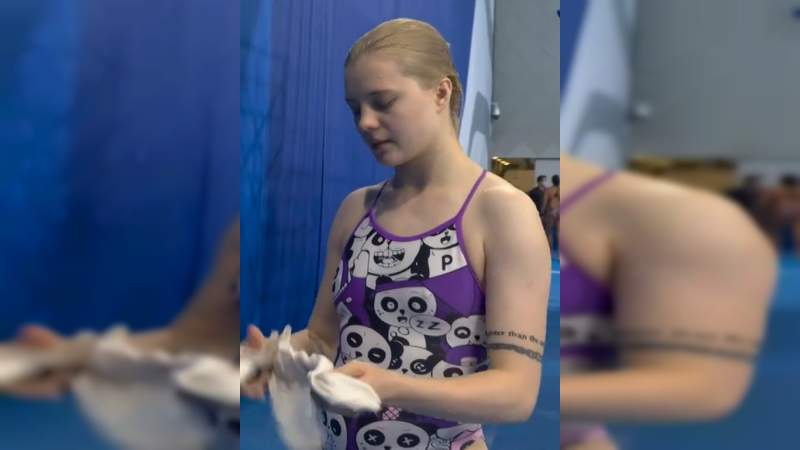 Clavadista se vuelve viral tras utilizar en competencia un traje estampado con pandas