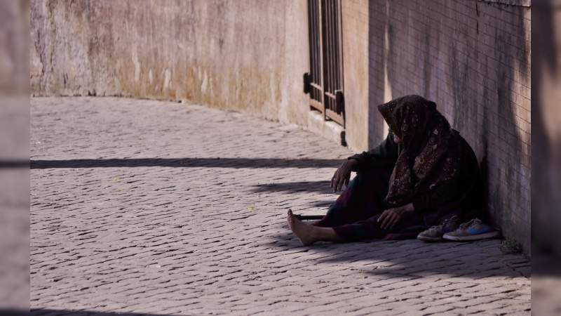 Aumenta pobreza a 55.7 millones de personas en México: CONEVAL 