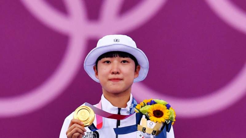 Agreden a medallista coreana por usar “peinado feminista”