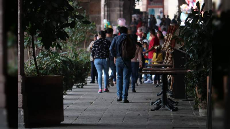 La Canirac pide sacar de nuevo mesas y sillas en los portales de Morelia, Michoacán 