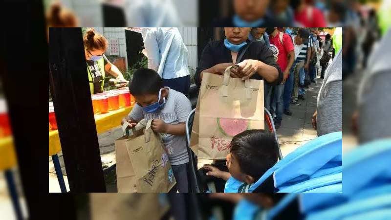 Expertos señalan que la clave para combatir la pobreza es mejorar la salud y educación en el país 