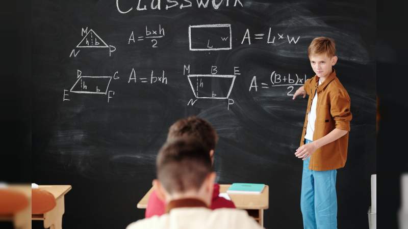 CDMX continúa con planes de regreso a clases presenciales pese a tercera ola de contagios 