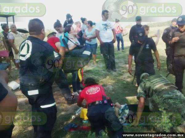 Lesionadas una mujer y tres menores tras volcadura en Apatzingán, Michoacán 