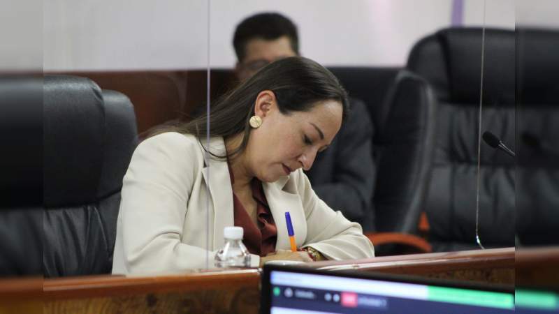 Asiste Grisel Tello, esposa de Bedolla a la presentación del protocolo de atención del Sistema DIF Nacional 