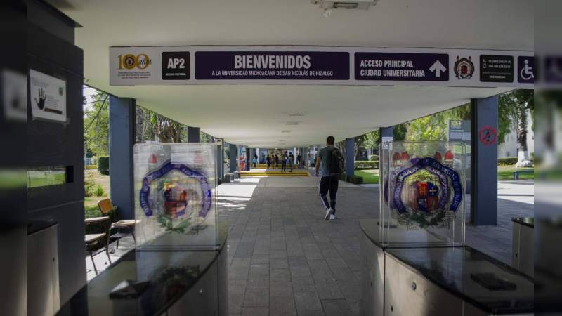Alfredo Flores aplaude el registro histórico que logró la UMSNH en calidad de su matrícula 