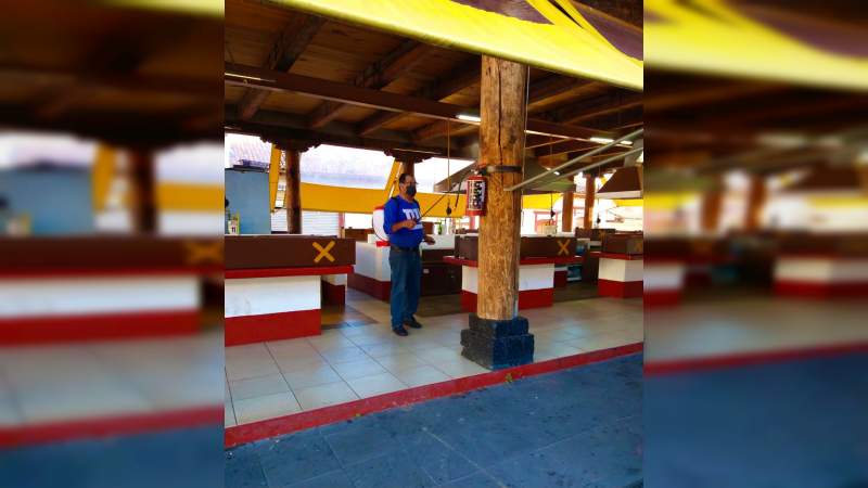 Fortalecen medidas preventivas en mercados municipales de Uruapan, Michoacán 