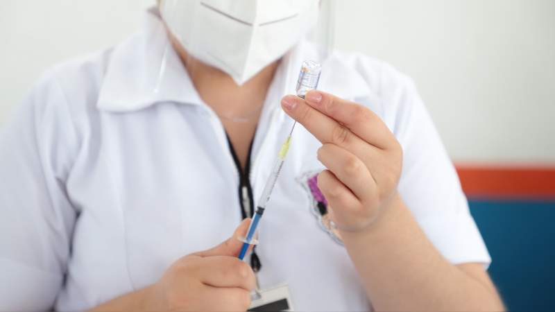 Avanza jornada de vacunación contra COVID-19 en Michoacán 