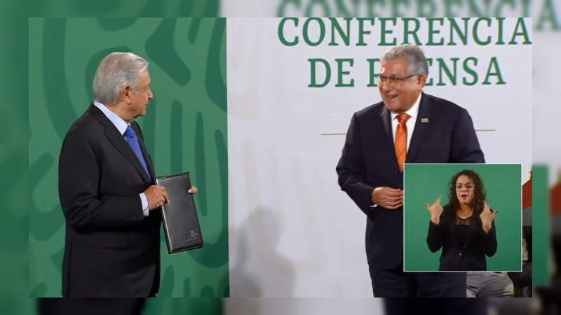 AMLO asegura que el SNTE apoya el regreso a las aulas en agosto 