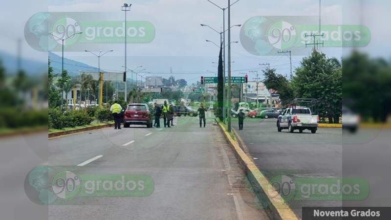 Persecución, balaceras y vehículos asegurados tras reporte de civiles armados, en Zamora, Michoacán  