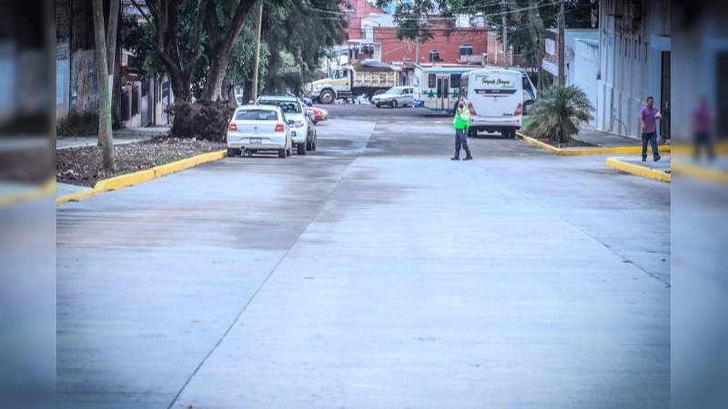 Entrega Gobierno de Uruapan obras públicas y pavimentación integral de calles 