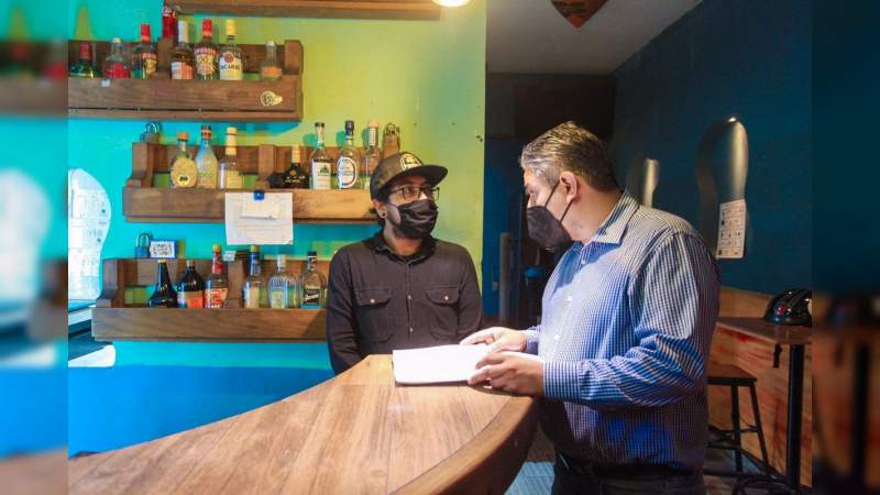 Verifican en Uruapan, Michoacán, establecimientos comerciales y de servicio cumplan con las medidas sanitarias